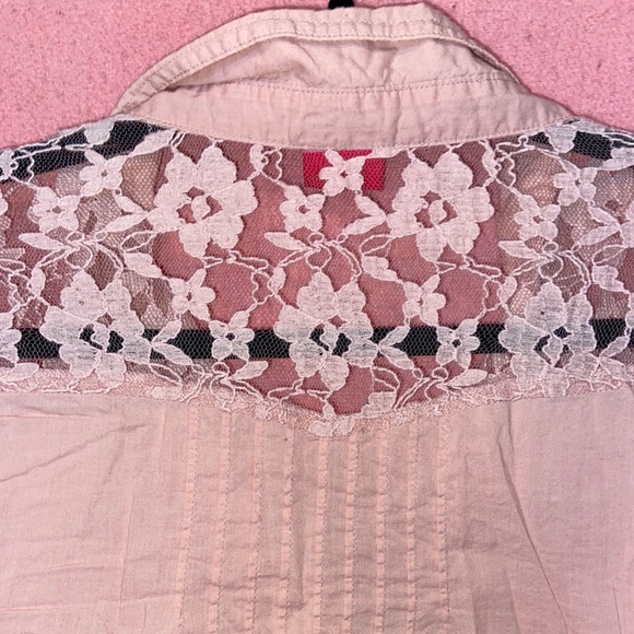 🧚🏻‍♂️2 for 22$🧚🏻‍♂️pink lace button-down shirt - Picture 3 of 7